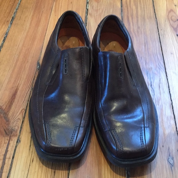 Clarks Other - Men’s brown leather Clarks slip on shoes size 8.5W